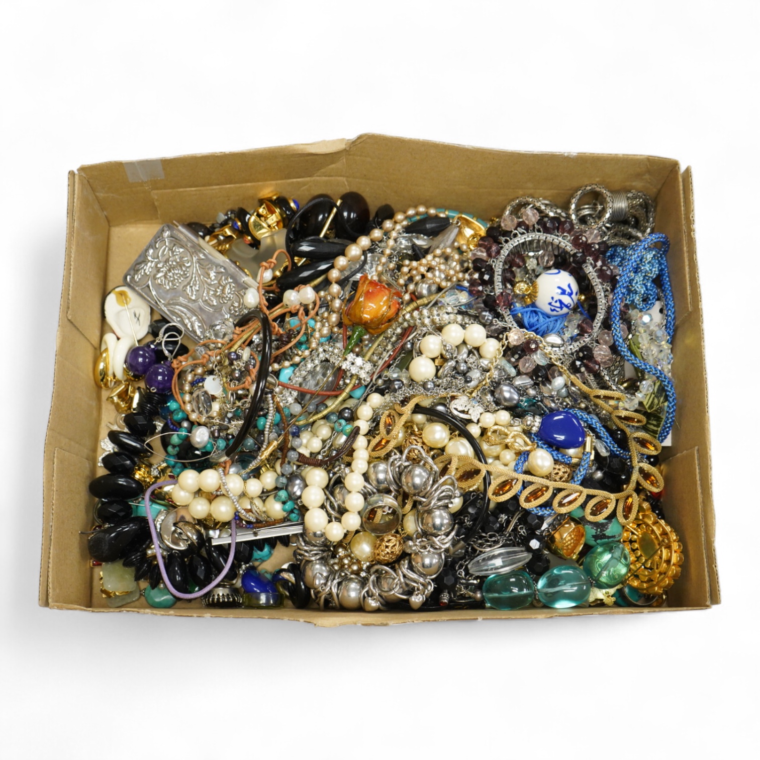 A collection of assorted costume jewellery, including a pair of spherical amethyst drop earrings, a modern silver mounted aide memoire, brooches, necklaces, rings et.
